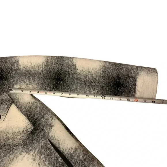 Weekend LA Wool Blend Shacket in Gunmetal Plaid- Size XS - Picture 10 of 10